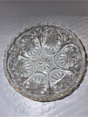 Vintage Clear Glass Serving Bowl - Elegant Starcut Design Anchor Hocking